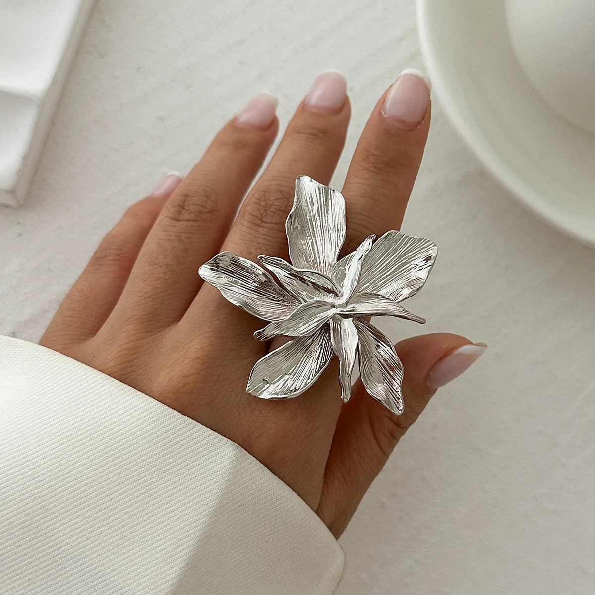 Anillo Ibicenco Boho con Diseño Floral Artesanal silver ring