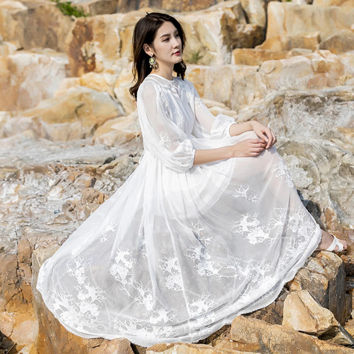Vestido Ibicenco de Verano Elegante con Espalda Descubierta y Volante