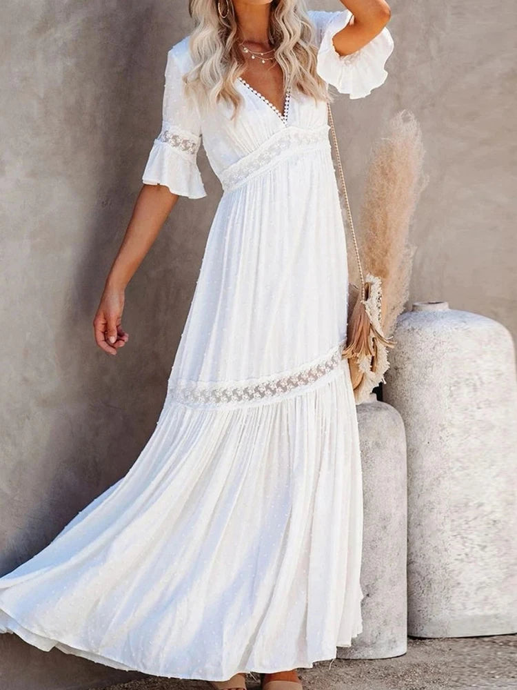 Vestido Ibicenco Largo de Encaje Blanco con Escote V y Manga Corta para Verano
