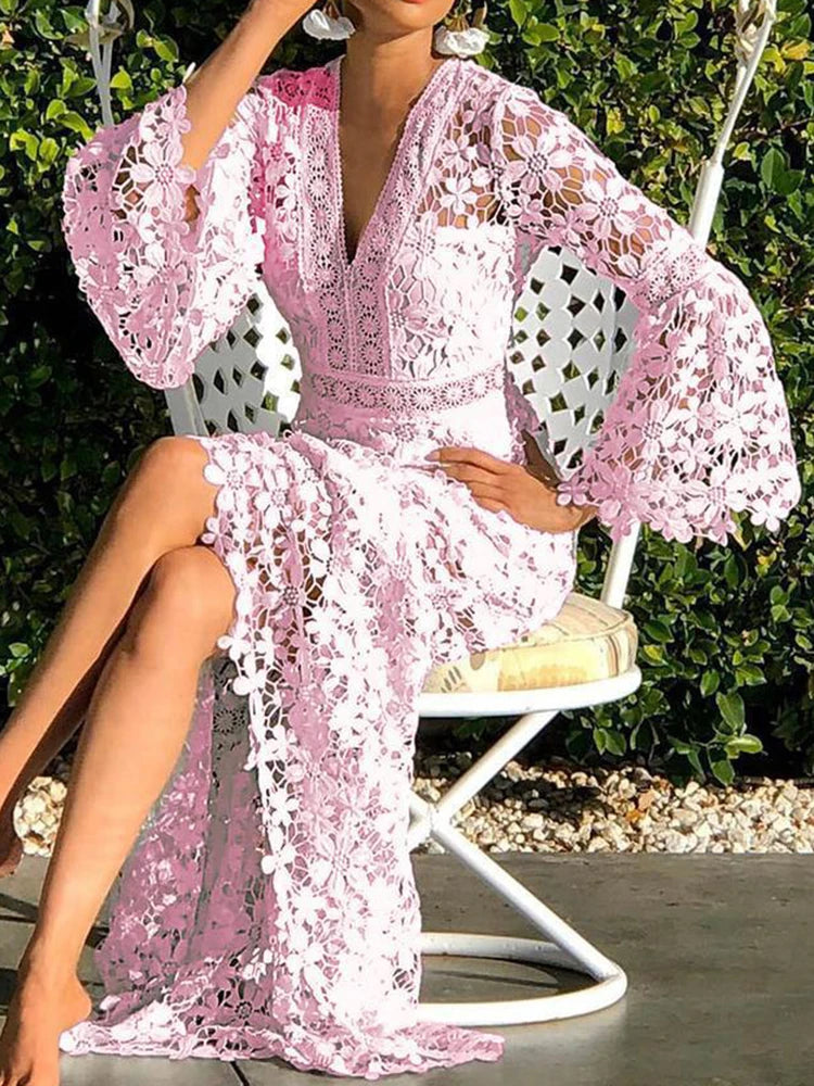 Vestido Ibicenco Largo de Encaje Blanco con Escote V y Mangas Acampanadas