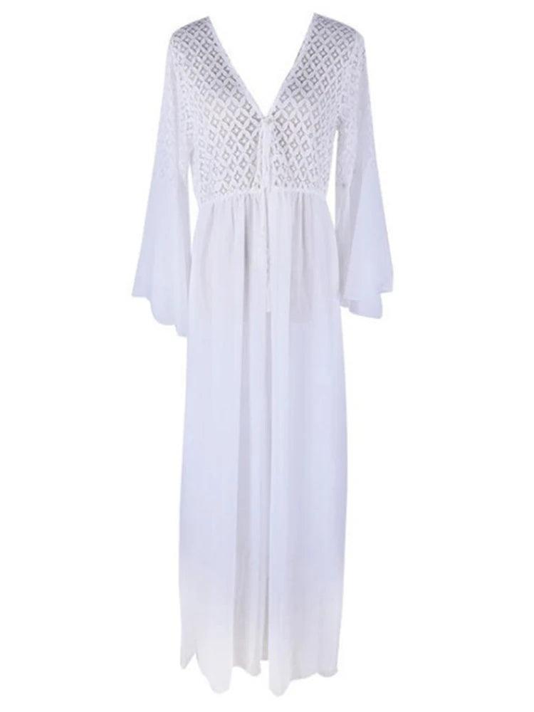Vestido Ibicenco Largo de Encaje Blanco con Escote V y Mangas Acampanadas
