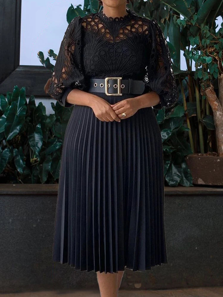 Vestido Ibicenco de Encaje Blanco Otoñal con Diseño Transparente y Plisado