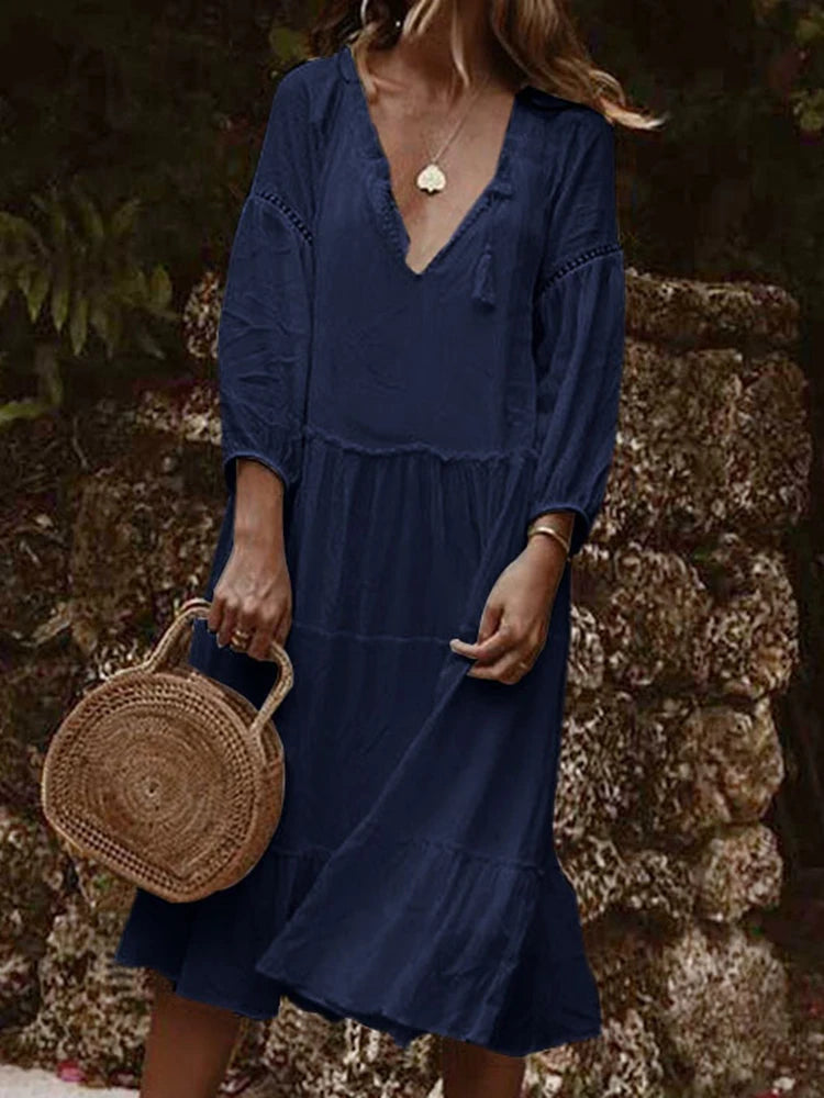 Vestido Ibicenco de Encaje Blanco con Cuello V y Bordados para Verano
