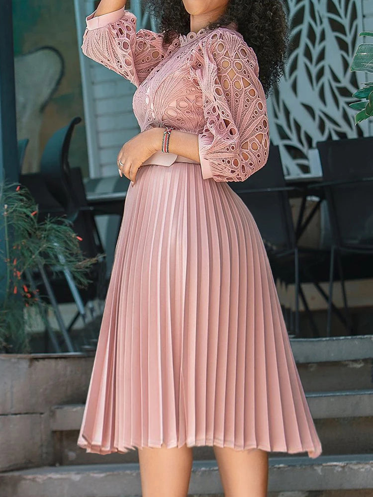 Vestido Ibicenco de Encaje Blanco Otoñal con Diseño Transparente y Plisado
