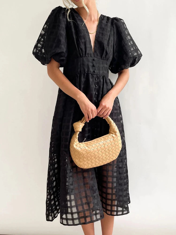 Vestido Ibicenco de Transparencias con Escote en V, Detalle de Calado y Mangas Abullonadas