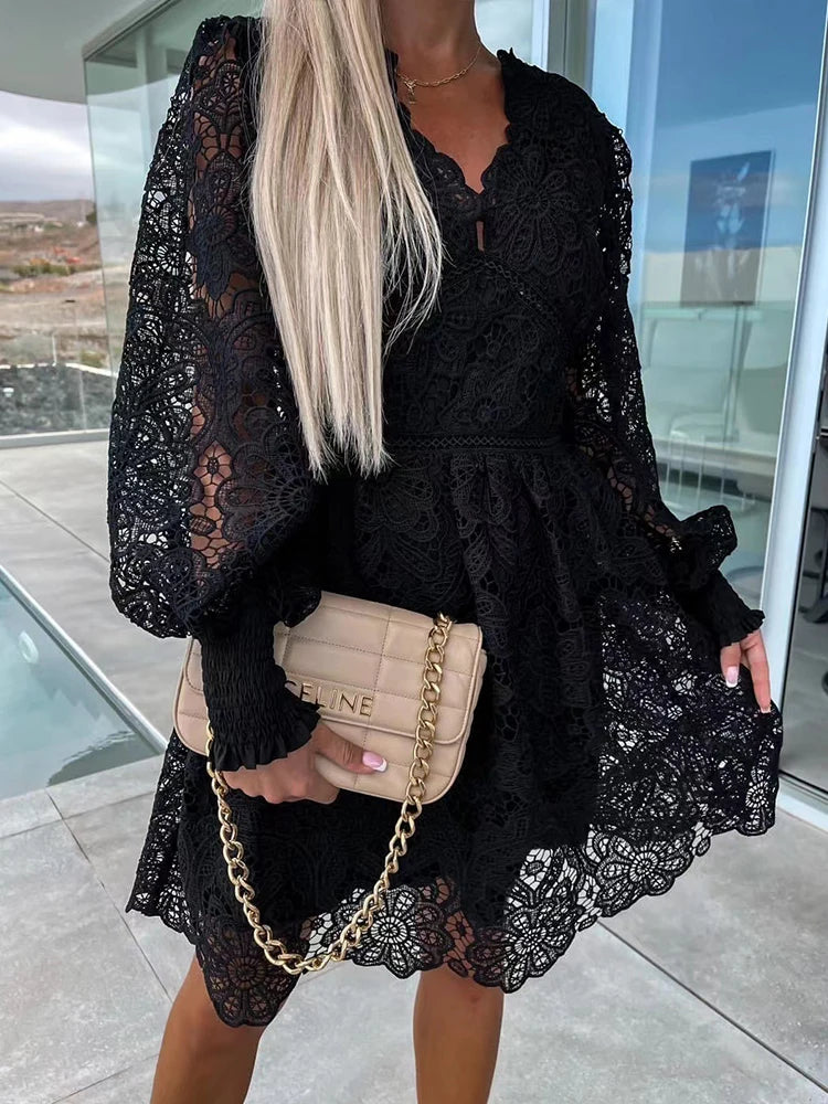 Vestido Ibicenco de Encaje Calado con Bordado Floral y Manga Larga
