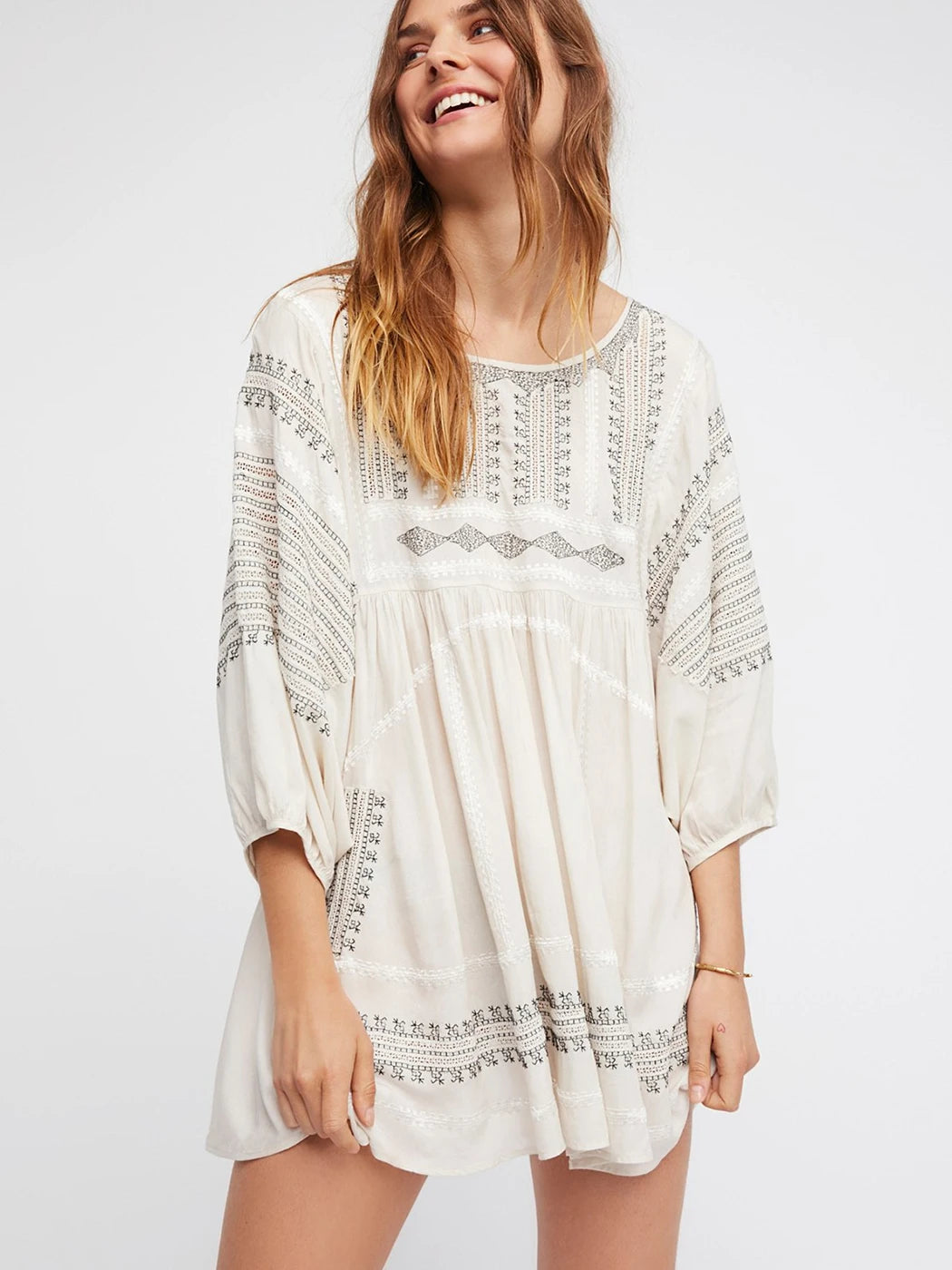 Vestido Ibicenco Diseño Suelto, Cuello Redondo short white boho dress