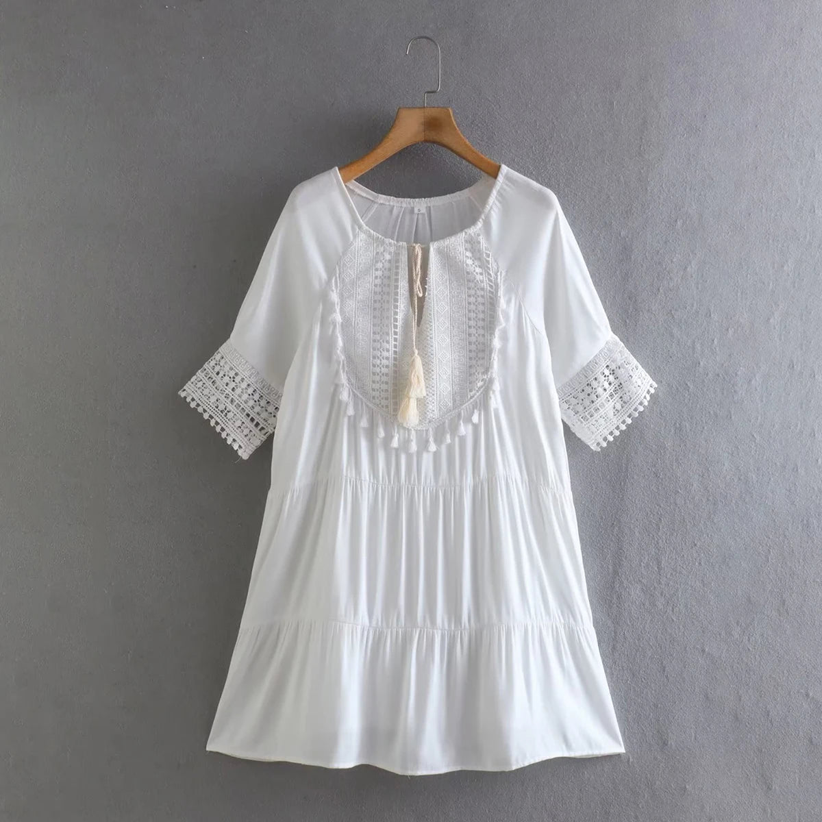 Vestidos Ibicencos Blancos: Pureza y Simplicidad