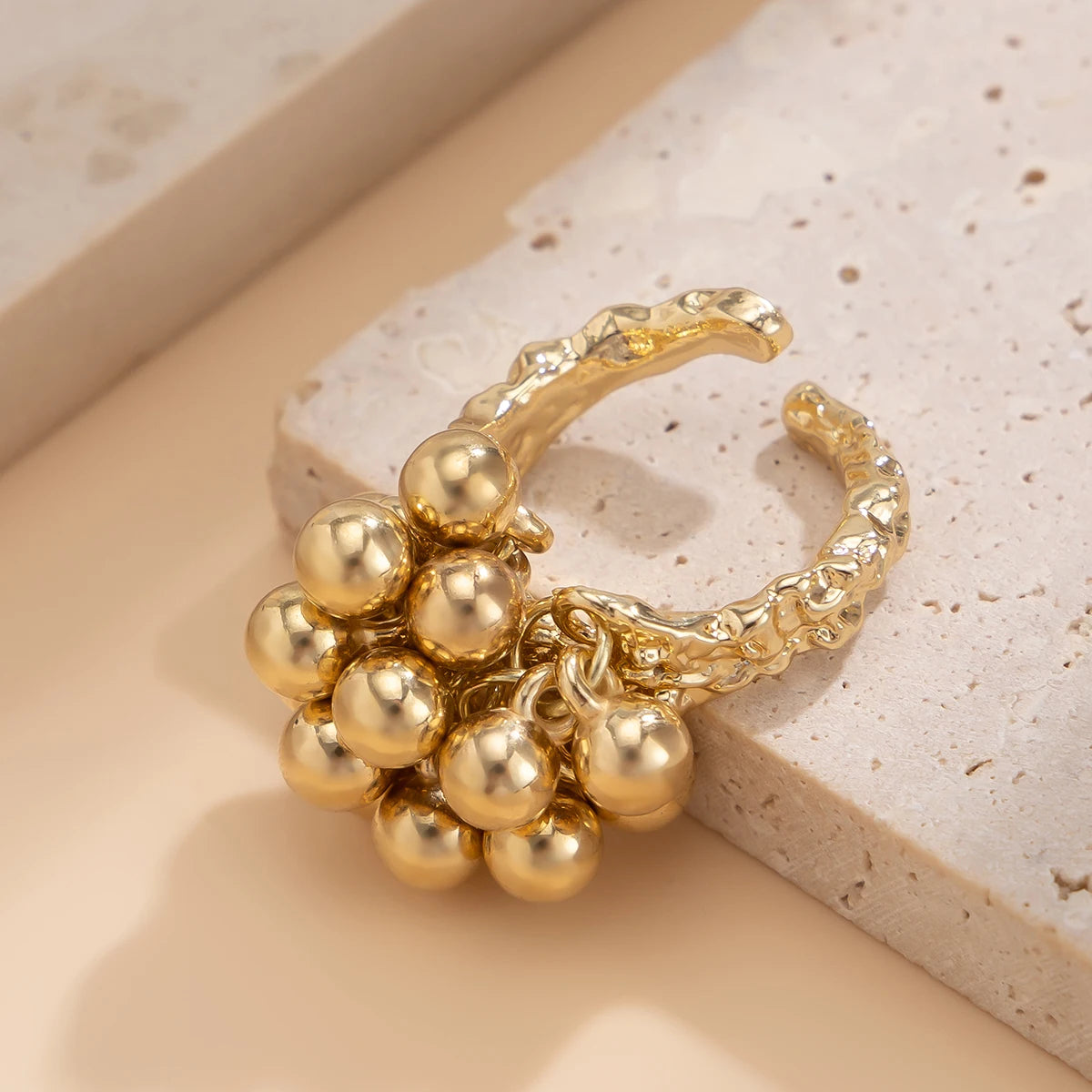 Anillo Ibicenco Boho de Diseño Orgánico con Esferas gold ring