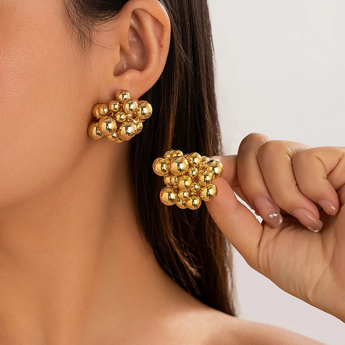 Pendientes Ibicencos con Racimo de Esferas Doradas Boho gold earrings