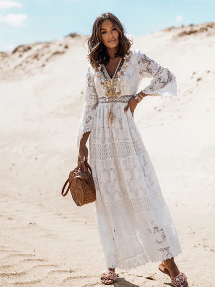 Vestido Ibicenco Boho Chic con Borlas, Encaje y Patchwork