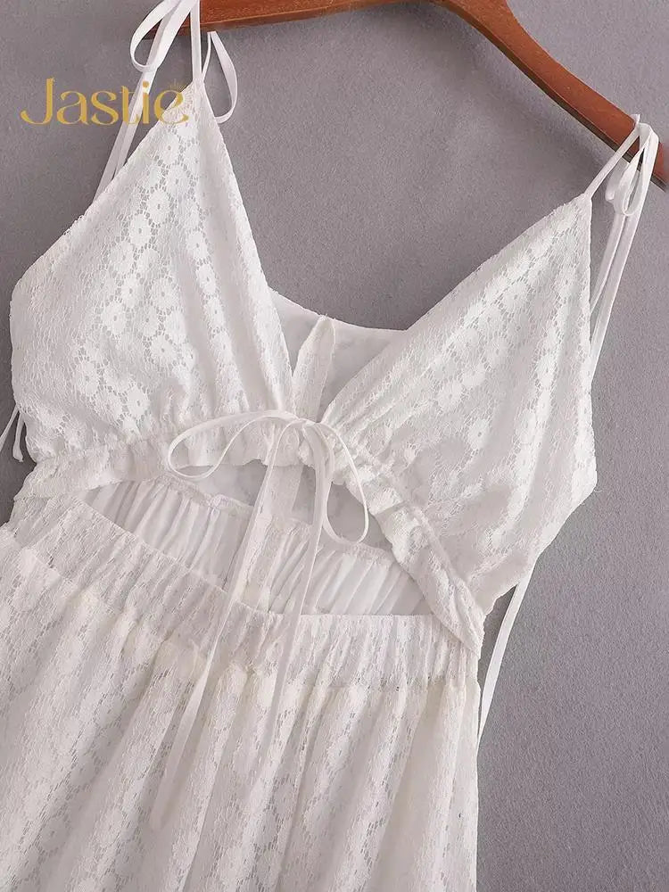 Vestido Ibicenco de Verano Blanco con Encaje, Escote V y Hombros Descubiertos