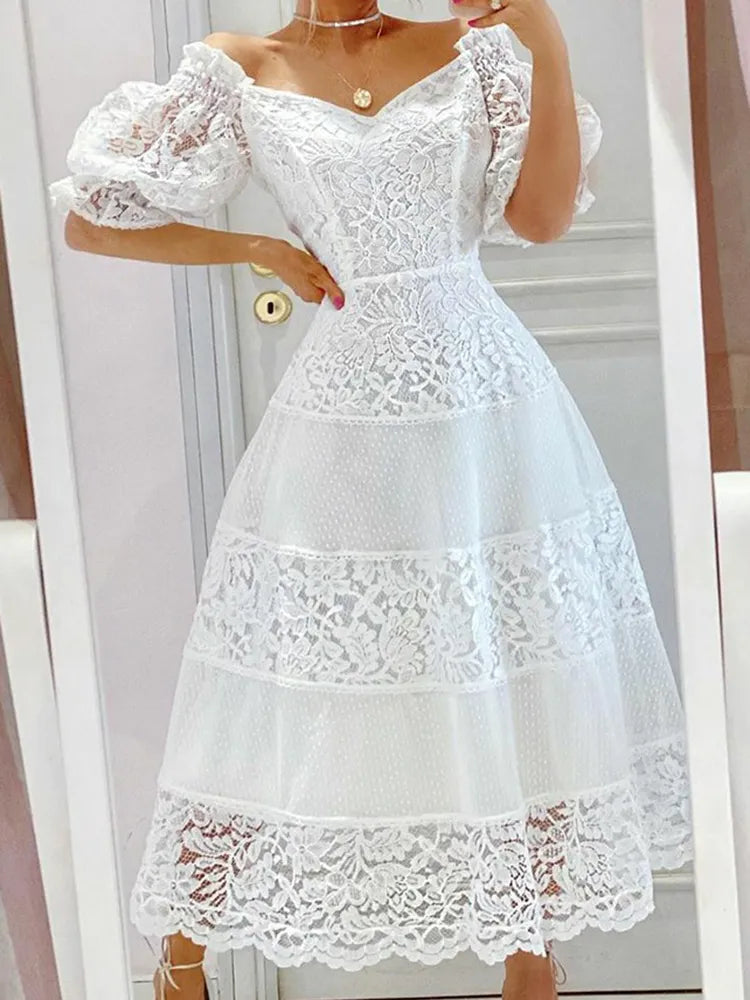 Vestido Ibicenco Largo de Encaje Blanco con Hombros Descubiertos y Bordado Floral