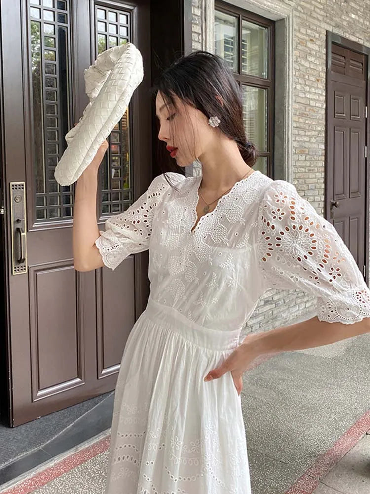 Vestido Ibicenco Blanco Retro con Encaje