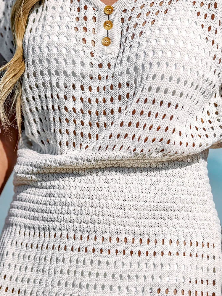 Vestido Ibicenco de Playa con Diseño de Ganchillo, Malla Calada y Corte Mini