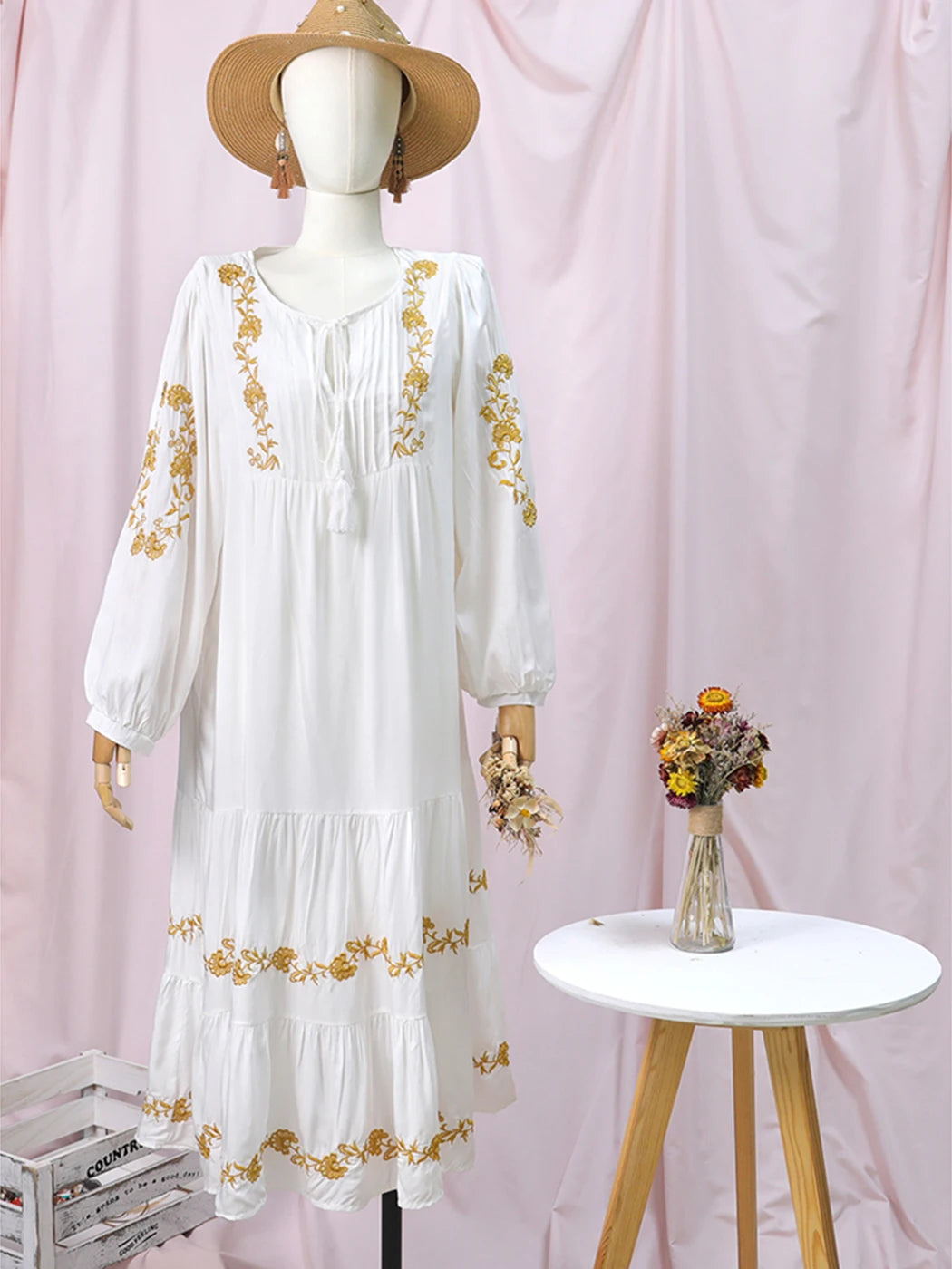 Vestido Ibicenco Boho con Bordados Florales