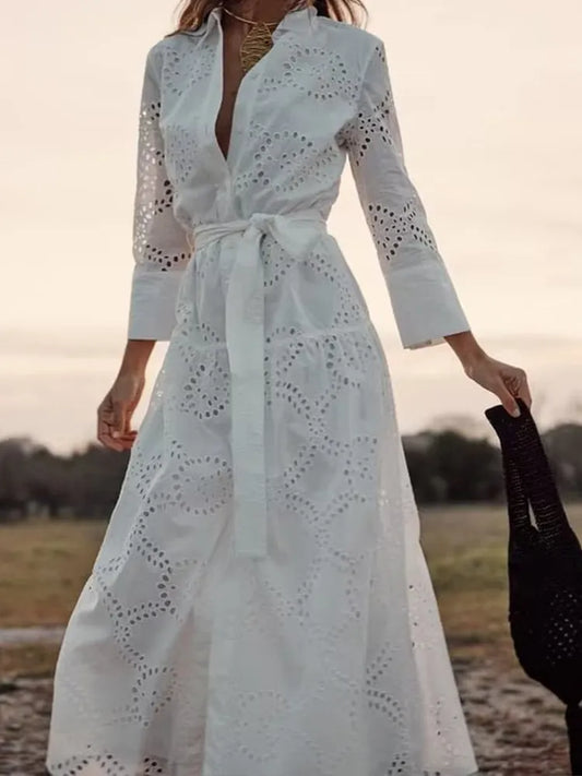 Vestido Ibicenco Largo Elegante con Detalles Calados y Cinturón de Encaje