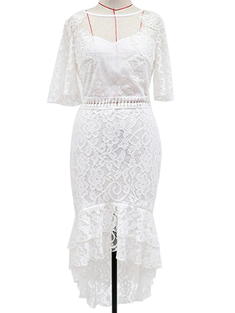 Vestido Ibicenco de Encaje Blanco con Diseño de Sirena y Espalda Descubierta