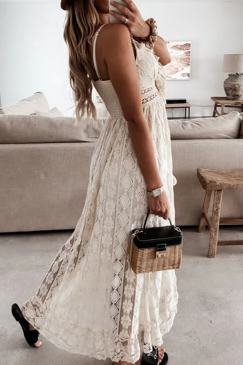 Vestido Ibicenco Boho de Encaje con Escote en V y Detalles Artesanales long boho dress
