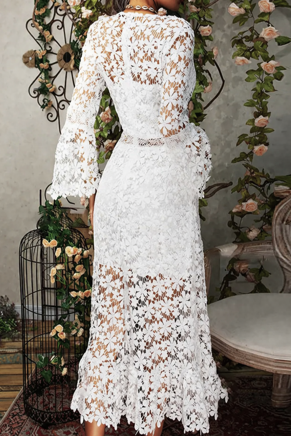 Vestido Ibicenco Largo de Encaje Blanco con Escote V y Mangas Acampanadas long white lace dress