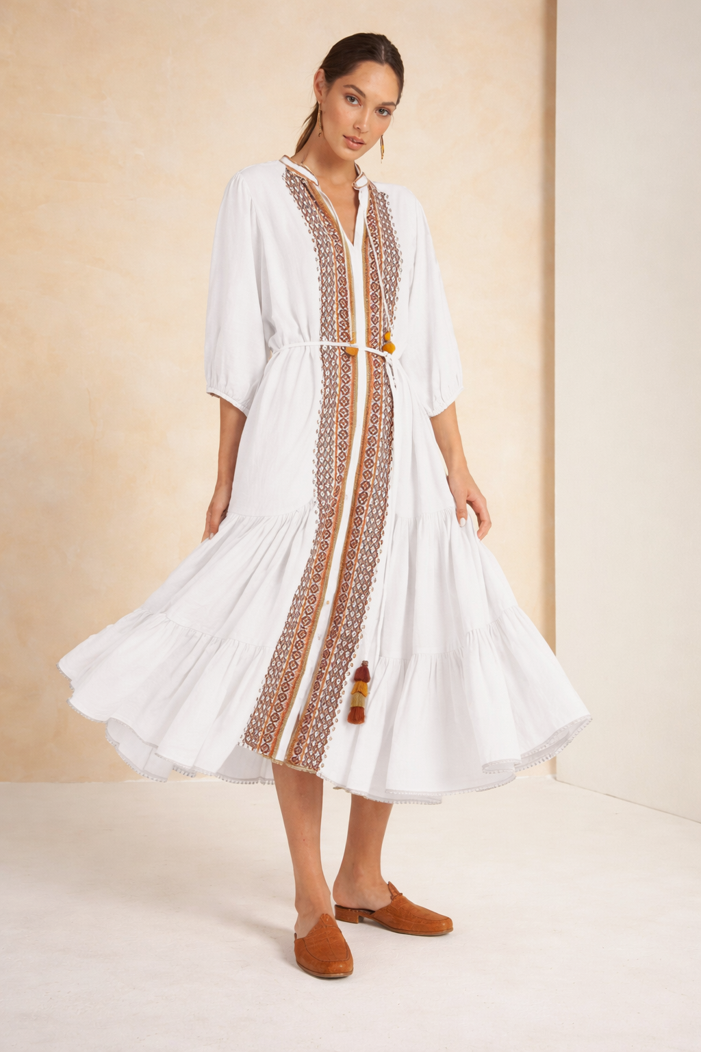 Vestido Ibicenco Retro Bordado Largo con Detalles de Borlas long white dress
