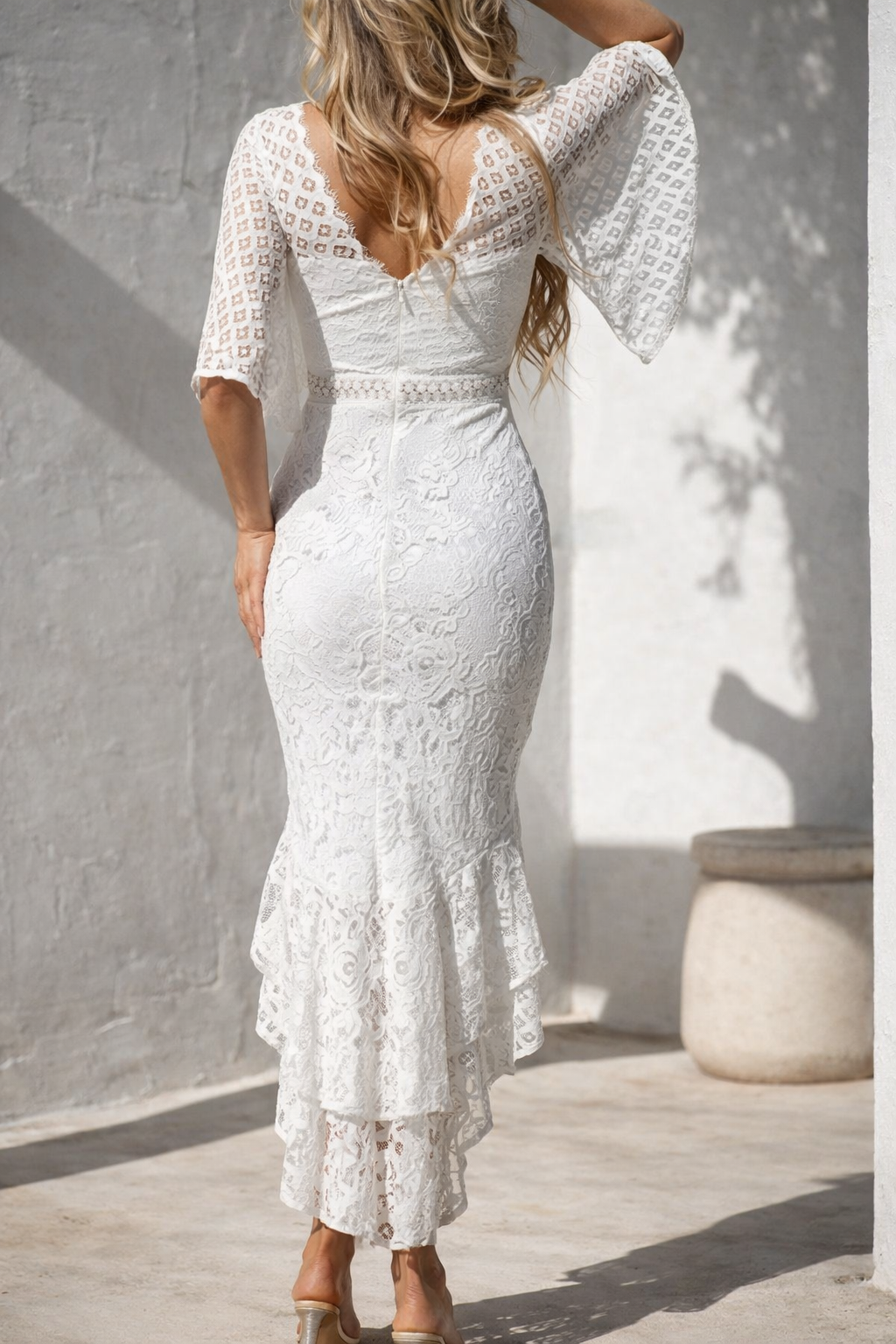 Vestido Ibicenco de Encaje Blanco con Diseño de Sirena y Espalda Descubierta white boho dress